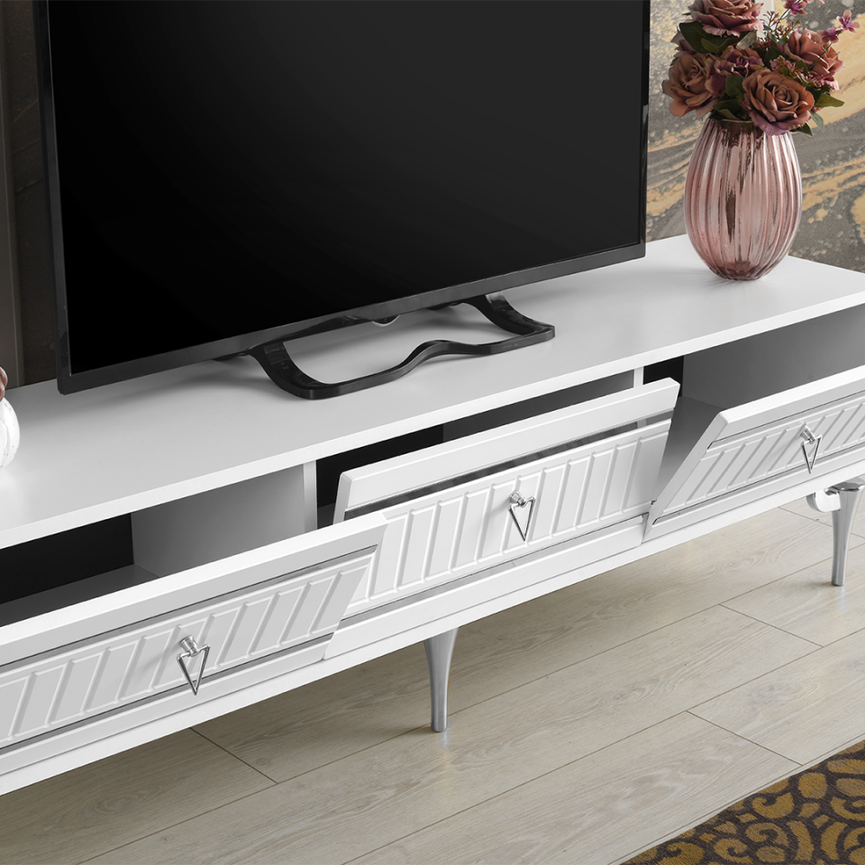 şık ve dayanıklı 150 cm metal ayaklı TV sehpası MDF mebran kapaklı ürün