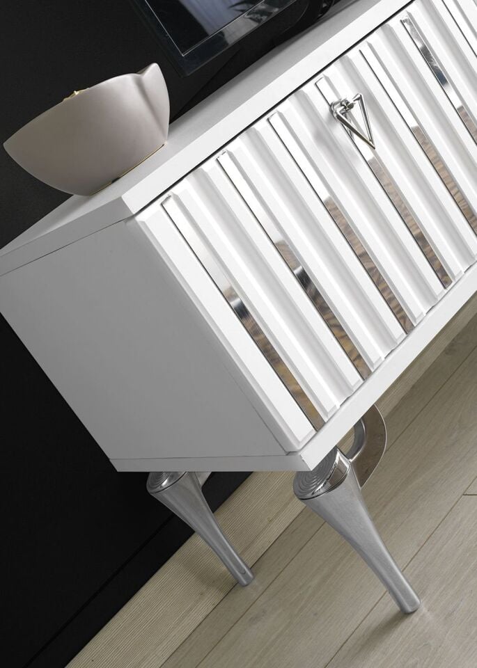 150 CM DUBAİ METAL AYAK-MDF MEBRAN KAPAK TV SEHPASI BEYAZ GÜMÜŞ
